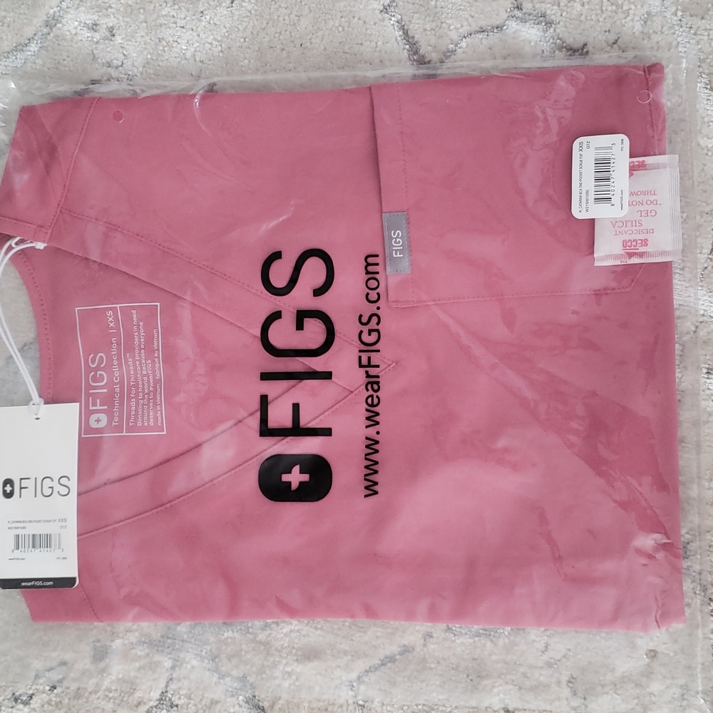 Figs Quartz Catarina Scrub Top Brand New